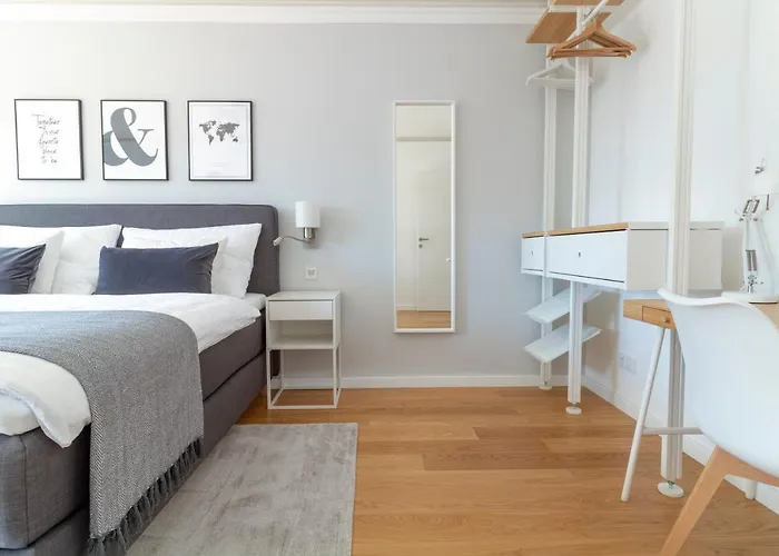 Boutique Sky Apt. With Balcony / Spot *